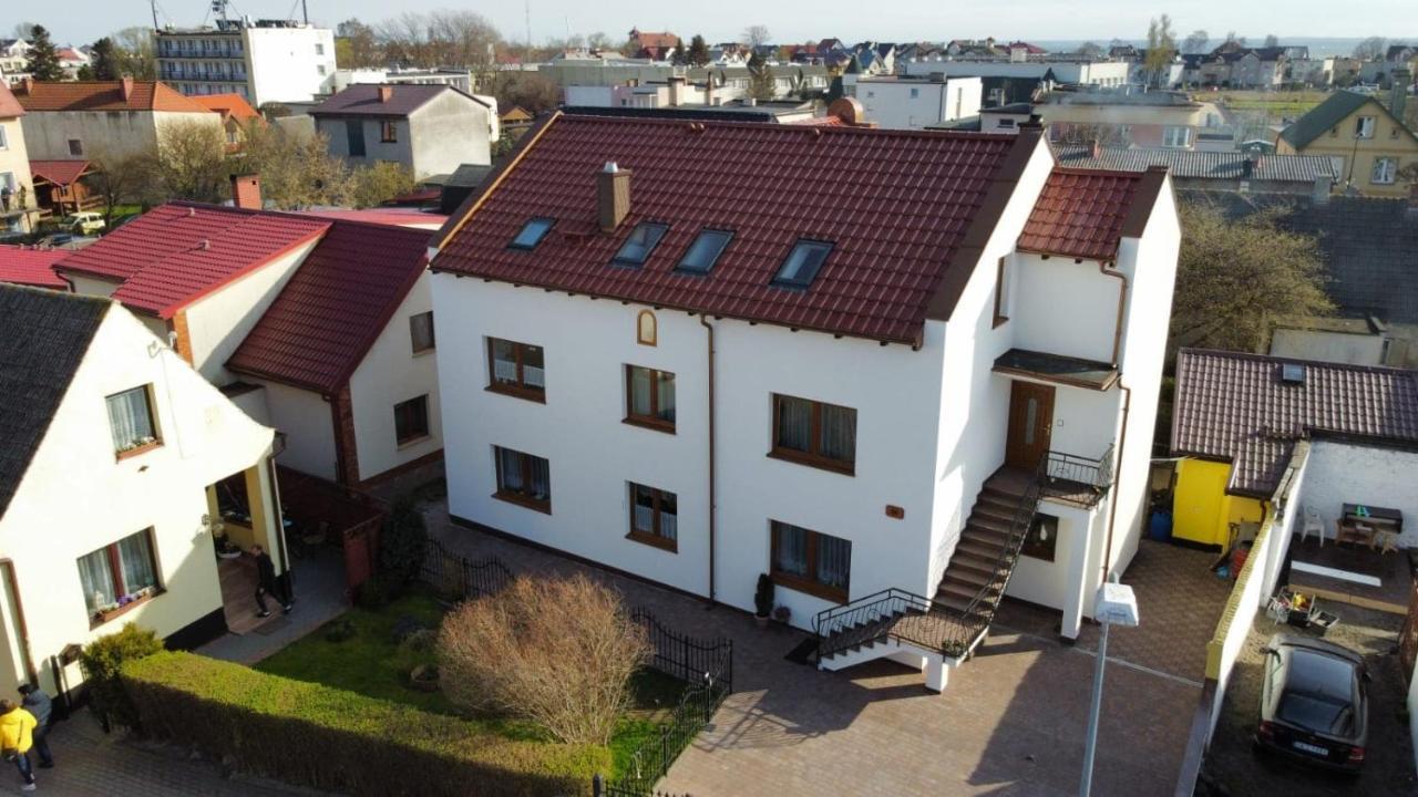 Pokoje Goscinne Kolc Jastarnia Exterior photo